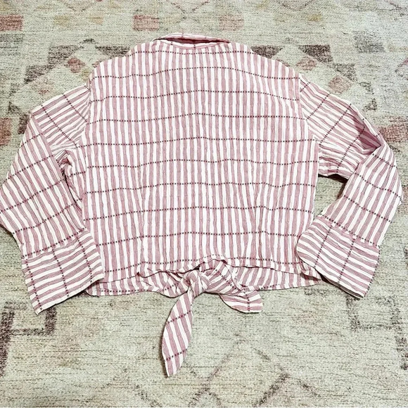 Red and white striped button up with tie front size medium - Picture 9 of 10